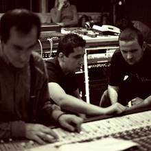 With Michał Żardecki and Jarek Regulski at Studio Buffo, Warsaw, on October 13, 2001, recording Cunning Diversion. Photo • Tadeusz Pękacz Sr.