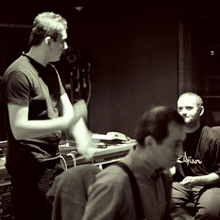 Z Michałem Żardeckim i Jarkiem Regulskim w Studio Buffo w Warszawie, podczas sesji do albumu Cunning Diversion, 13.10.2001. Photo • Tadeusz Pękacz Sr.